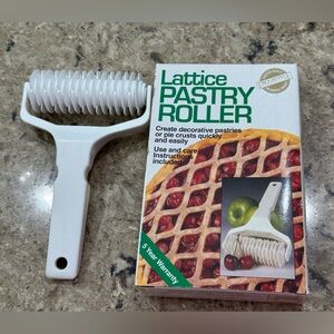 NIB Lattice Pastry Roller - White